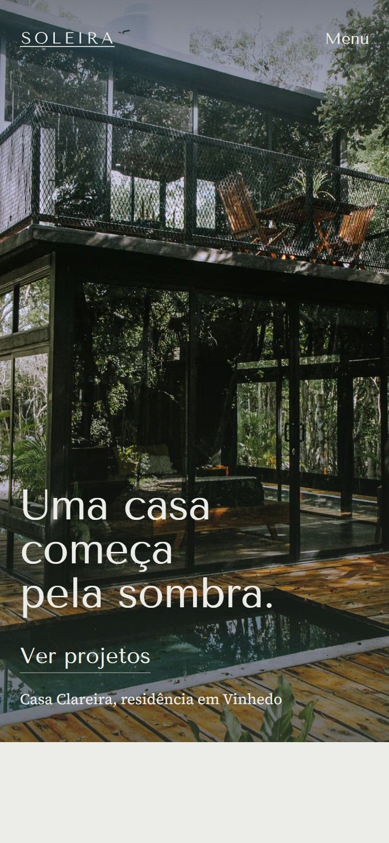 O mesmo site aberto no celular